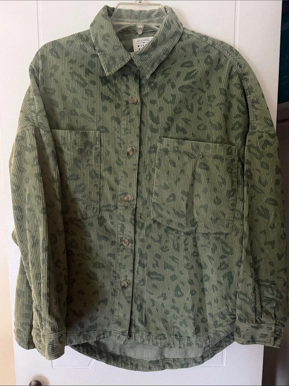 Billabong Sage/Olive Green Corduroy Leopard Shirt Jacket - Size Large - Picture 2 of 7